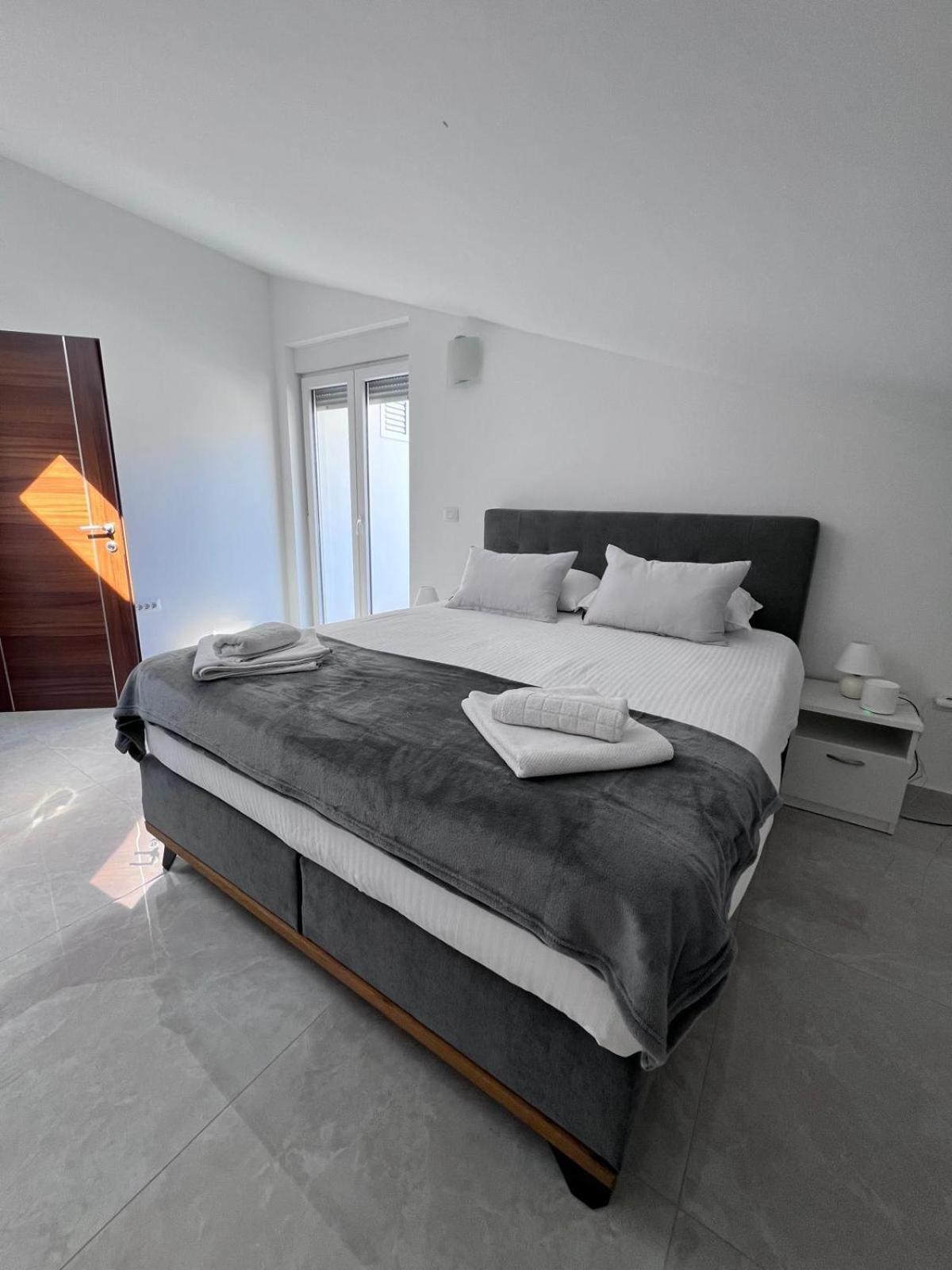 Seascape Deluxe Residence ペシュチャーナ・ウヴァラ エクステリア 写真